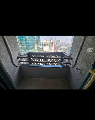 Furnished Amenities in 2 BHK Apartment at Lodha Vista, Lower Parel – for Rent