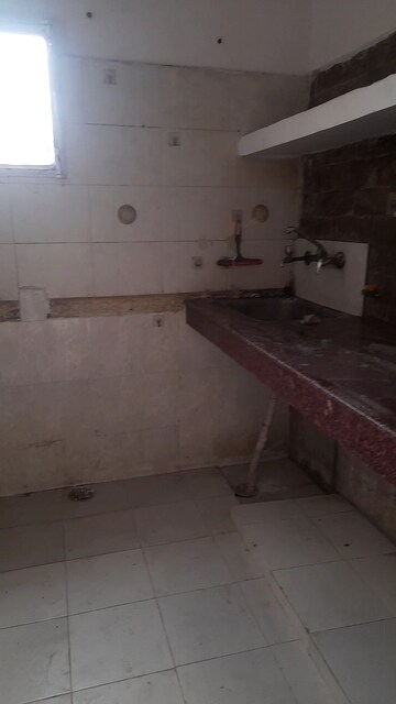 Kitchen in 1.5 BHK Apartment at Mayur Vihar Phase 1 – for Rent
