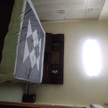 Furnished Amenities in 2 BHK Apartment at Indosam75, Sector 75 – for Rent