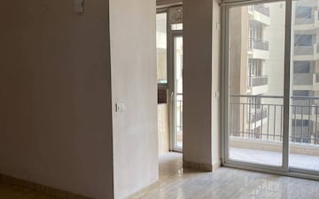 2 BHK Apartment For Rent in Amrapali Golf Homes, Sector 4, Greater Noida