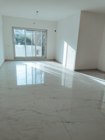 Room in 3 BHK Apartment at New Saket Apartment, Santacruz West – for Sale