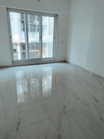 Room in 3 BHK Apartment at New Saket Apartment, Santacruz West – for Sale