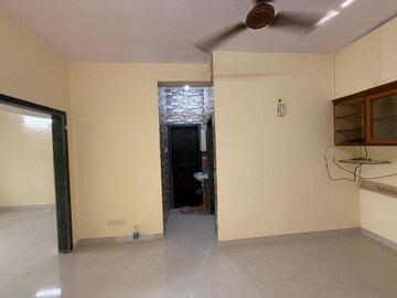 Room in 1 BHK Apartment at Seawoods – for Rent