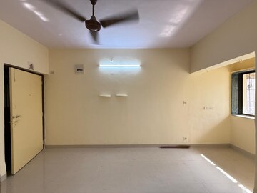 Room in 1 BHK Apartment at Seawoods – for Rent