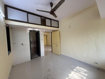 Room in 1 BHK Apartment at Seawoods – for Rent