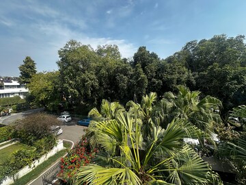 3 BHK Apartment – Garden View at Golf Links - for Rent
