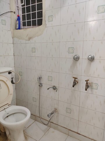 Bathroom in 1 BHK Apartment at Vasant Kunj – for Rent