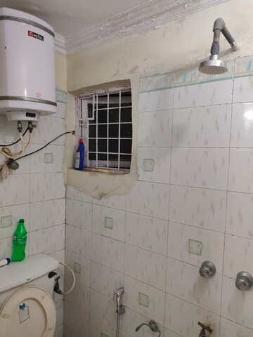 Bathroom in 1 BHK Apartment at Vasant Kunj – for Rent