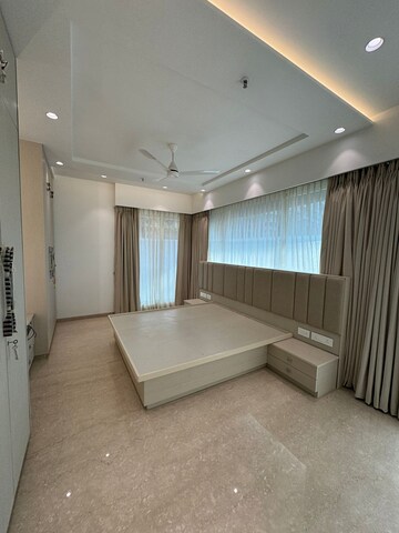 Room in 3 BHK Apartment at Joy Legend, Khar West – for Sale