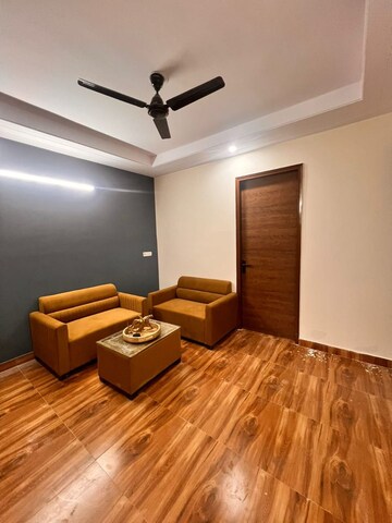 Bedroom in 1 BHK Builder Floor at Sector 43 – for Rent