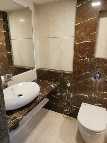Bathroom in 4 BHK Apartment at Kakad Enclave, Khar West – for Sale
