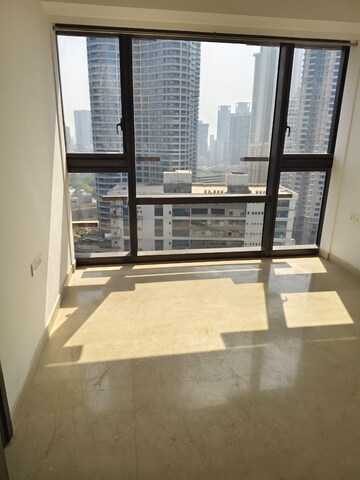Room in 3 BHK Apartment at Lodha Marquise, Worli – for Rent