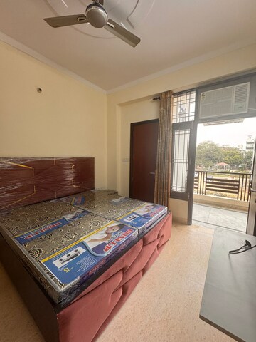 Bedroom in 2 BHK Builder Floor at Sector 52 – for Rent