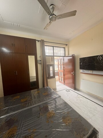 Kitchen in 2 BHK Builder Floor at Sector 52 – for Rent