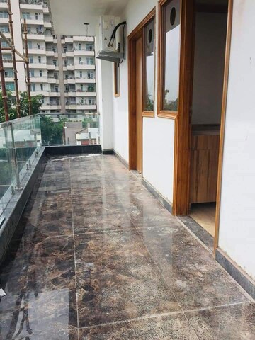 Balcony in 1 BHK Builder Floor at Sector 31 – for Rent