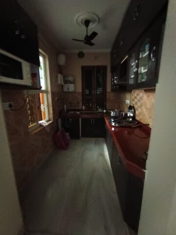 Parking in 3 BHK Builder Floor at Sector 5 – for Rent