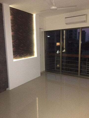 Room in 4 BHK Apartment at Arth Crown Palace, Bandra West – for Rent