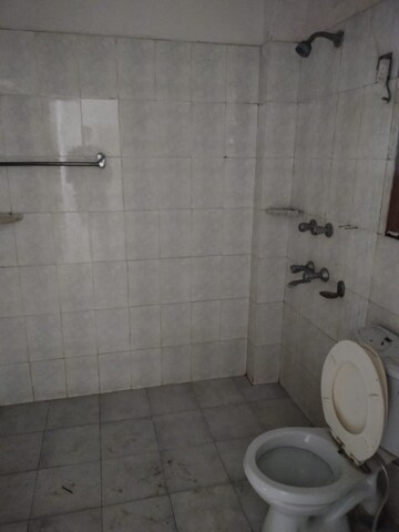 Bathroom in 2.5 BHK Apartment at Eldeco Green Meadows, Pi Greater Noida – for Sale