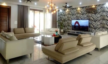 Living Room in 3 BHK Builder Floor at Sector 56 – for Rent