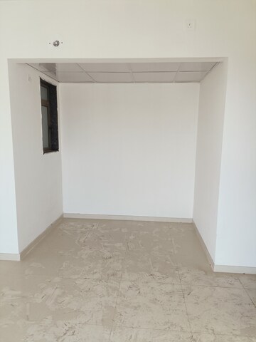 Room in 3 BHK Apartment at Runwal Eirene Phase 2, Balkum Pada – for Sale