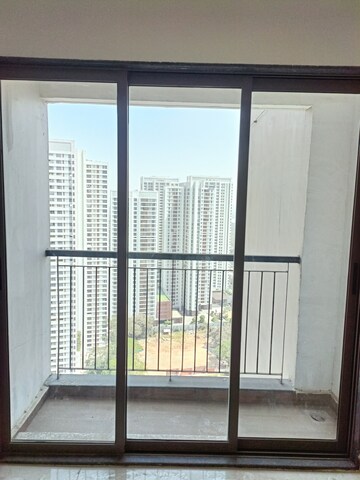 Room in 3 BHK Apartment at Runwal Eirene Phase 2, Balkum Pada – for Sale