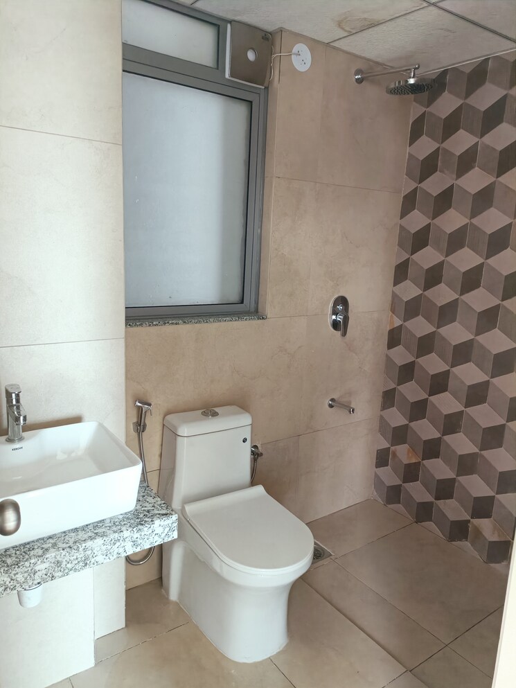 Bathroom, kalpataru-immensa 2 Bedroom 599 Sq.Ft. Apartment In Kolshet Road Thane 8239063