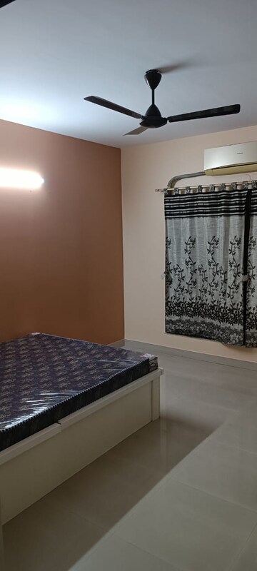 Bedroom in 3 BHK Apartment at Ekta Floral, Tangra – for Rent