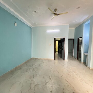 Room in 2 BHK Independent House at Gomti Nagar – for Rent