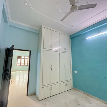 Room in 2 BHK Independent House at Gomti Nagar – for Rent