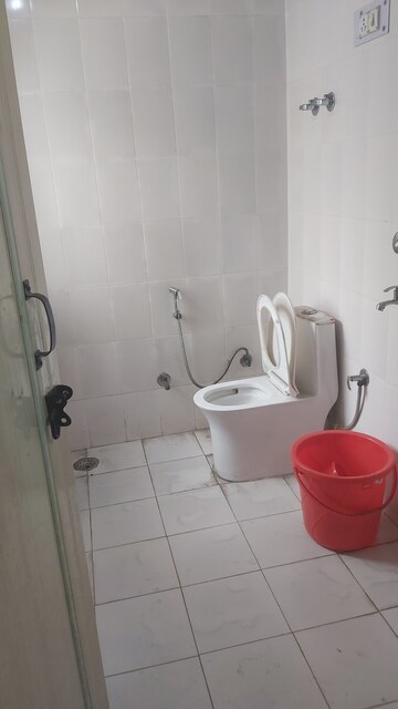 Bathroom in 2.5 BHK Apartment at Mayur Vihar – for Rent