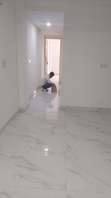 Bathroom in 3.5 BHK Builder Floor at Mayur Vihar – for Sale