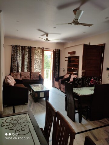 Master Bedroom in 3 BHK Builder Floor at Sector 28 – for Rent