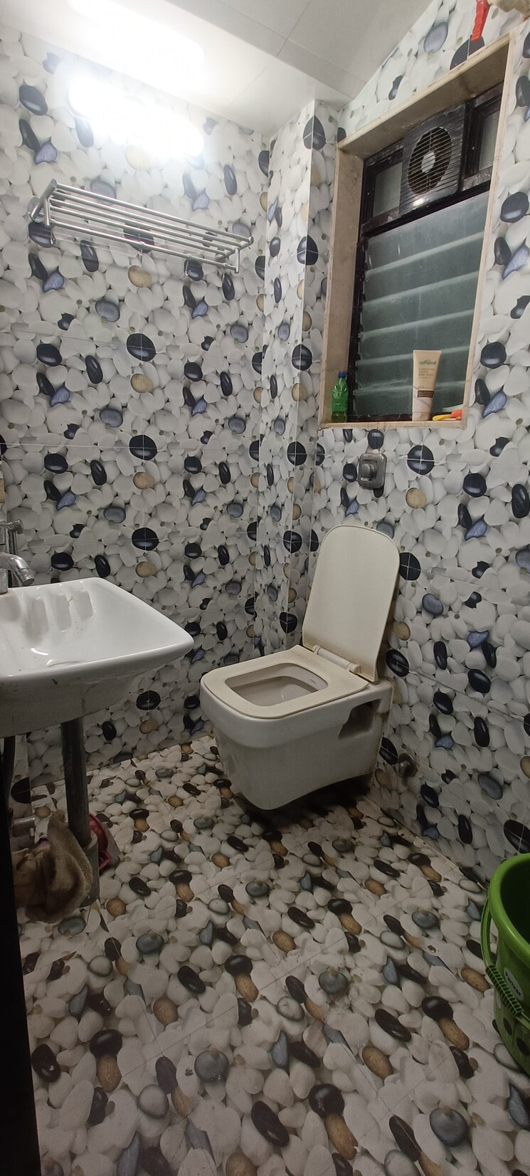 Bathroom, east-street 1 RK 255 Sq.Ft. Apartment In Santacruz East Mumbai 8239223