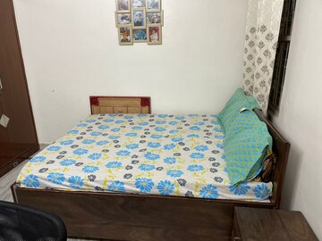 Bedroom in 2 BHK Builder Floor at Mahavir Enclave 1 – for Rent