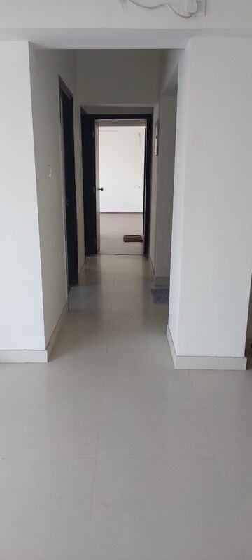2 BHK Apartment For Rent in Lodha Splendora, Ghodbunder Road