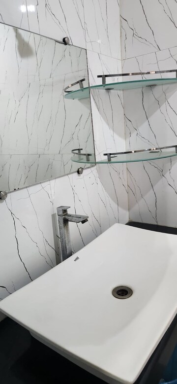 Bathroom in 1 BHK Apartment at Andheri West – for Rent