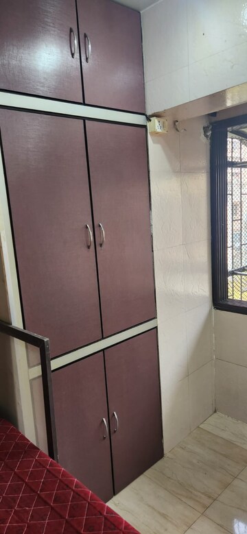 Furnished Amenities in 1 BHK Apartment at Andheri West – for Rent