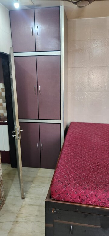 Bedroom in 1 BHK Apartment at Andheri West – for Rent
