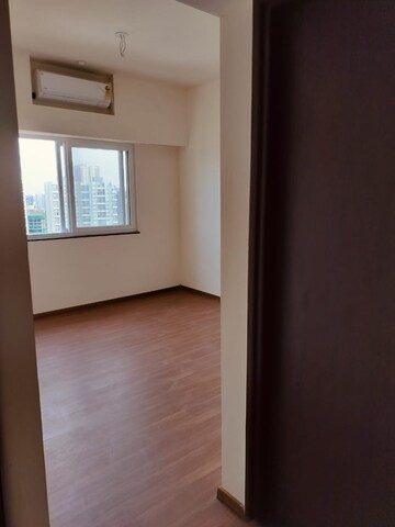 Room in 1 BHK Apartment at Puravankara Silversands, Mundhwa – for Rent
