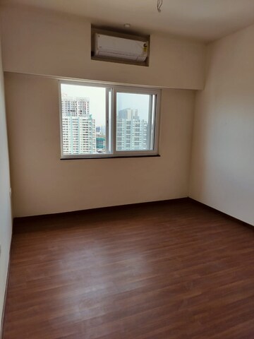 Room in 1 BHK Apartment at Puravankara Silversands, Mundhwa – for Rent