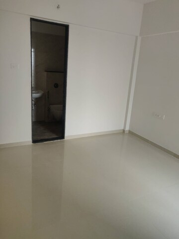 Room in 3 BHK Apartment at Mantra Insignia, Mundhwa – for Rent