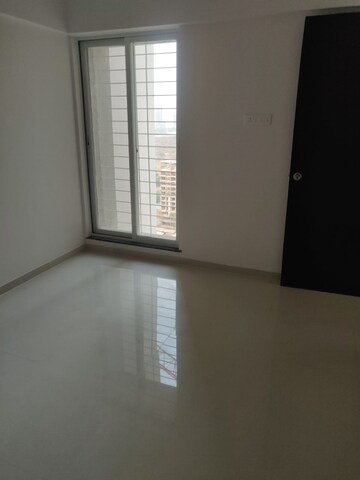 Room in 3 BHK Apartment at Mantra Insignia, Mundhwa – for Rent