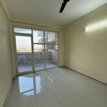 Room in 2 BHK Apartment at Pyramid Fusion Homes, Sector 70a – for Rent