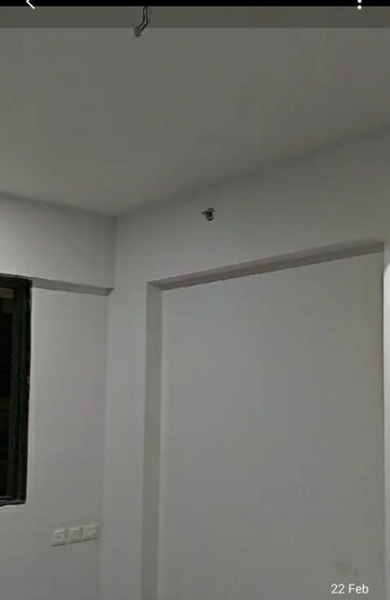 Room in 1 BHK Apartment at Thane West – for Rent