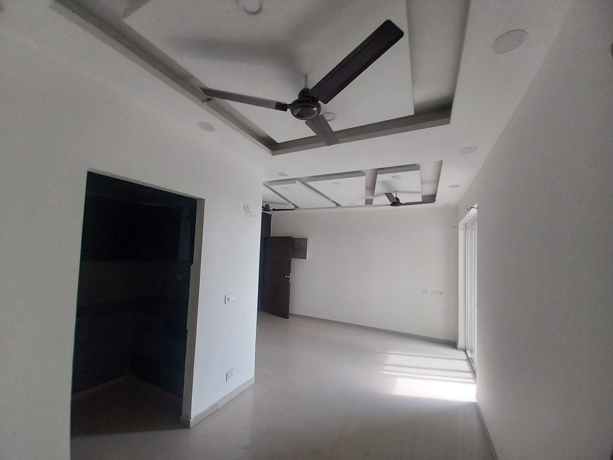 2 BHK Apartment For Rent in Mahagun Mywoods