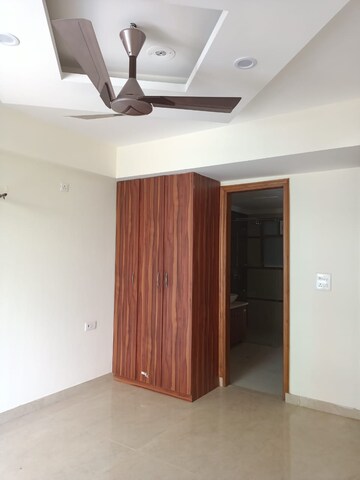 Room in 4 BHK Builder Floor at Ansal API Esencia, Sector 67 – for Rent