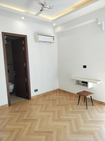 Bathroom in 3 BHK Builder Floor at Sector 71 – for Sale
