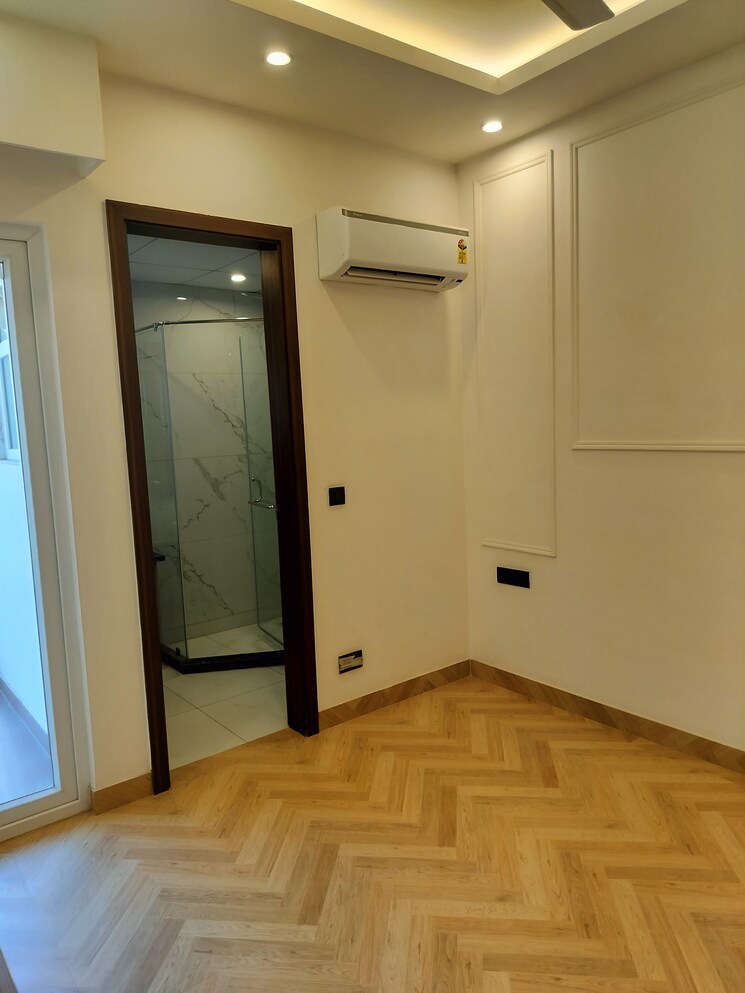 Room, sector 71 3 Bedroom 1800 Sq.Ft. Builder Floor In Sector 71 Gurgaon 8239715