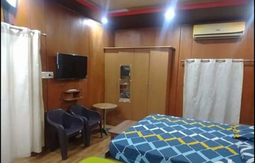 Bedroom in 2 BHK Builder Floor at Aliganj – for Rent