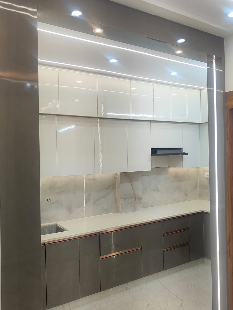 Kitchen, rampuri 6+ Bedroom 150 Sq.Yd. Independent House In Rampuri Ghaziabad 8239768